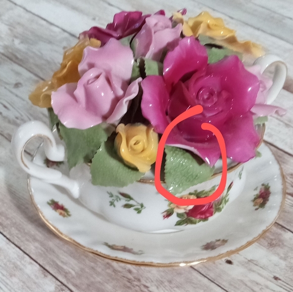 Royal Albert Old Country Roses Cup of Soup Bouquet Music Box READ - Picture 4 of 12